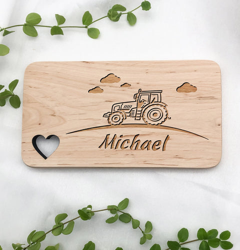 Personalisiertes Kinder FrĂŒhstĂŒcksbrett mit Traktor â Brotzeitrbrett mit Namen â Geschenk fĂŒr kleine Traktor-Fans