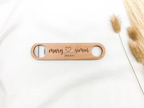 Personalisierter Flaschenöffner aus Holz – Individuelles Hochzeitsgeschenk mit Gravur