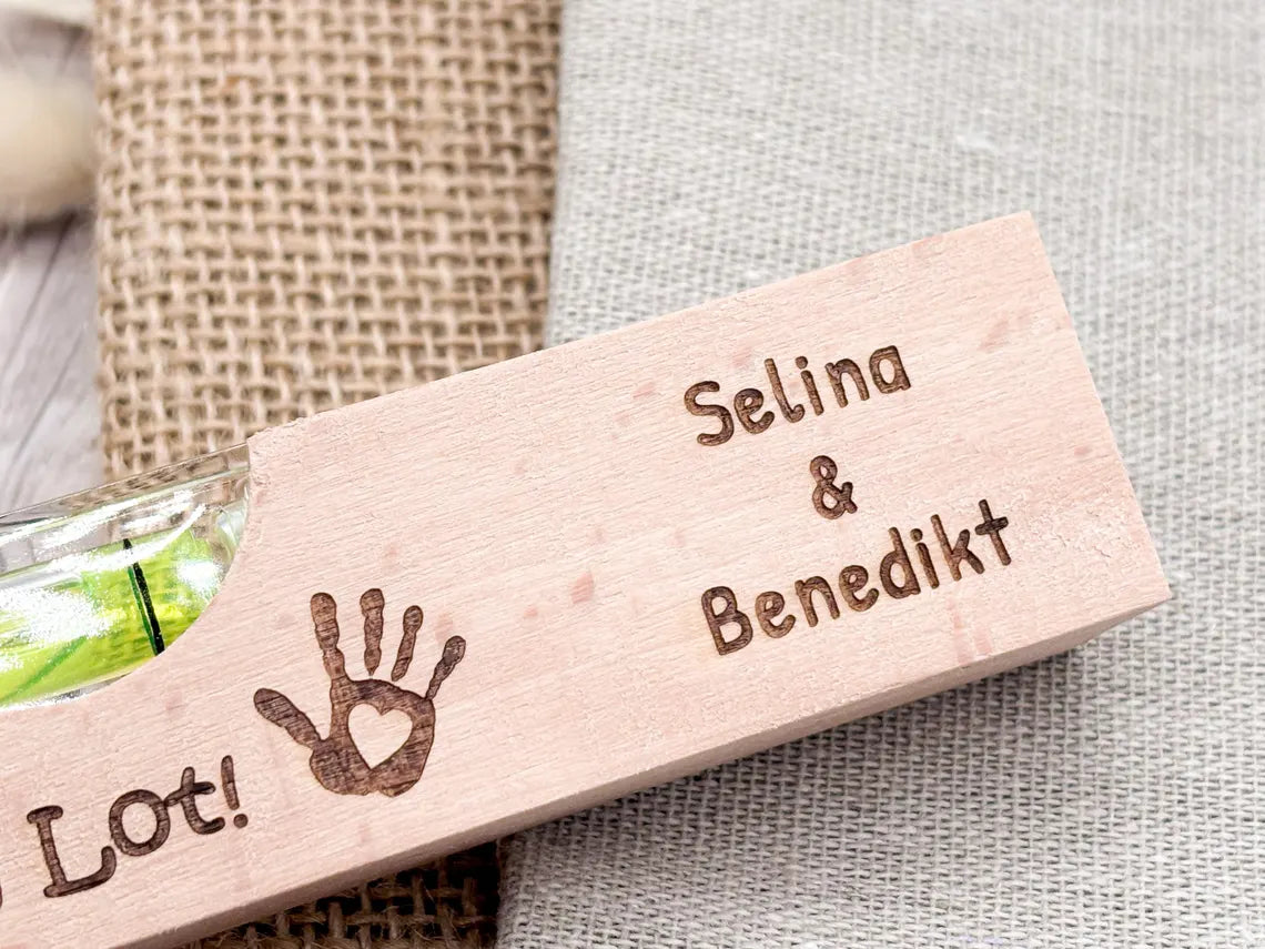 Vatertagsgeschenk aus Buchenholz mit Wunschgravur
