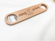 Personalisierter Flaschenöffner aus Holz – Individuelles Hochzeitsgeschenk mit Gravur