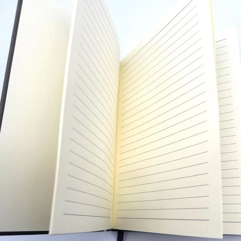 Personalisiertes Notizbuch aus Kunstleder mit Geburtsblume und Wunschname – Das perfekte Geschenk für jeden Anlass