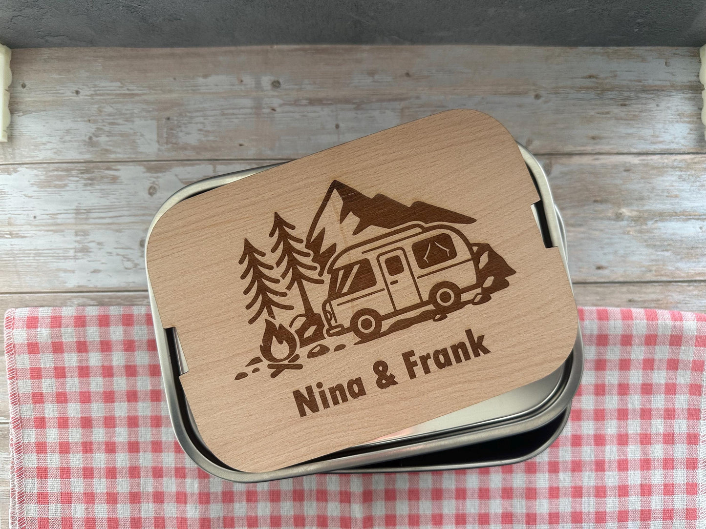 Personalisierte Brotdose Edelstahl, mit Namen, Outdoor & Camping, wasserdicht mit Trennsteg und Schneidebrett