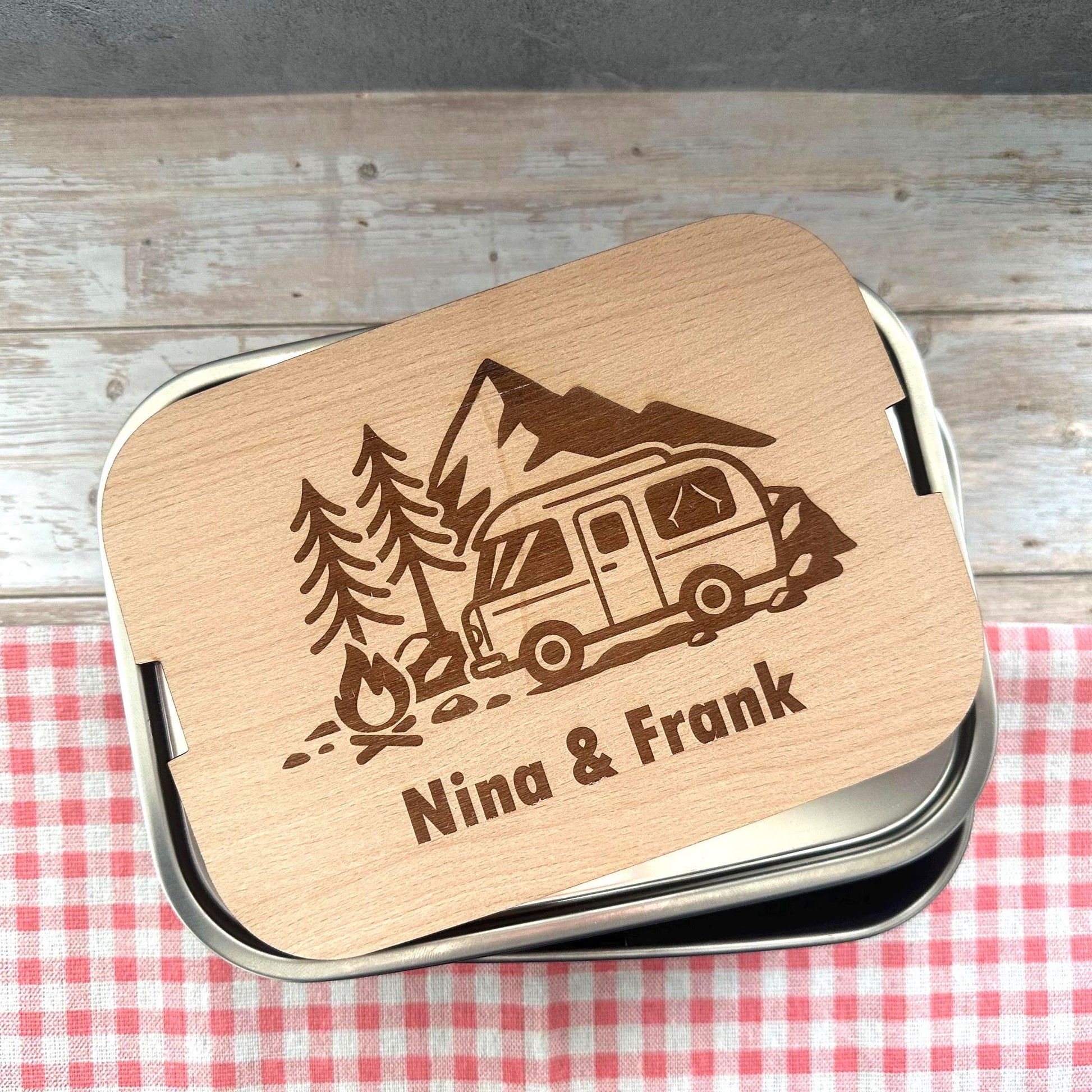 Personalisierte Brotdose Edelstahl, mit Namen, Outdoor & Camping, wasserdicht mit Trennsteg und Schneidebrett