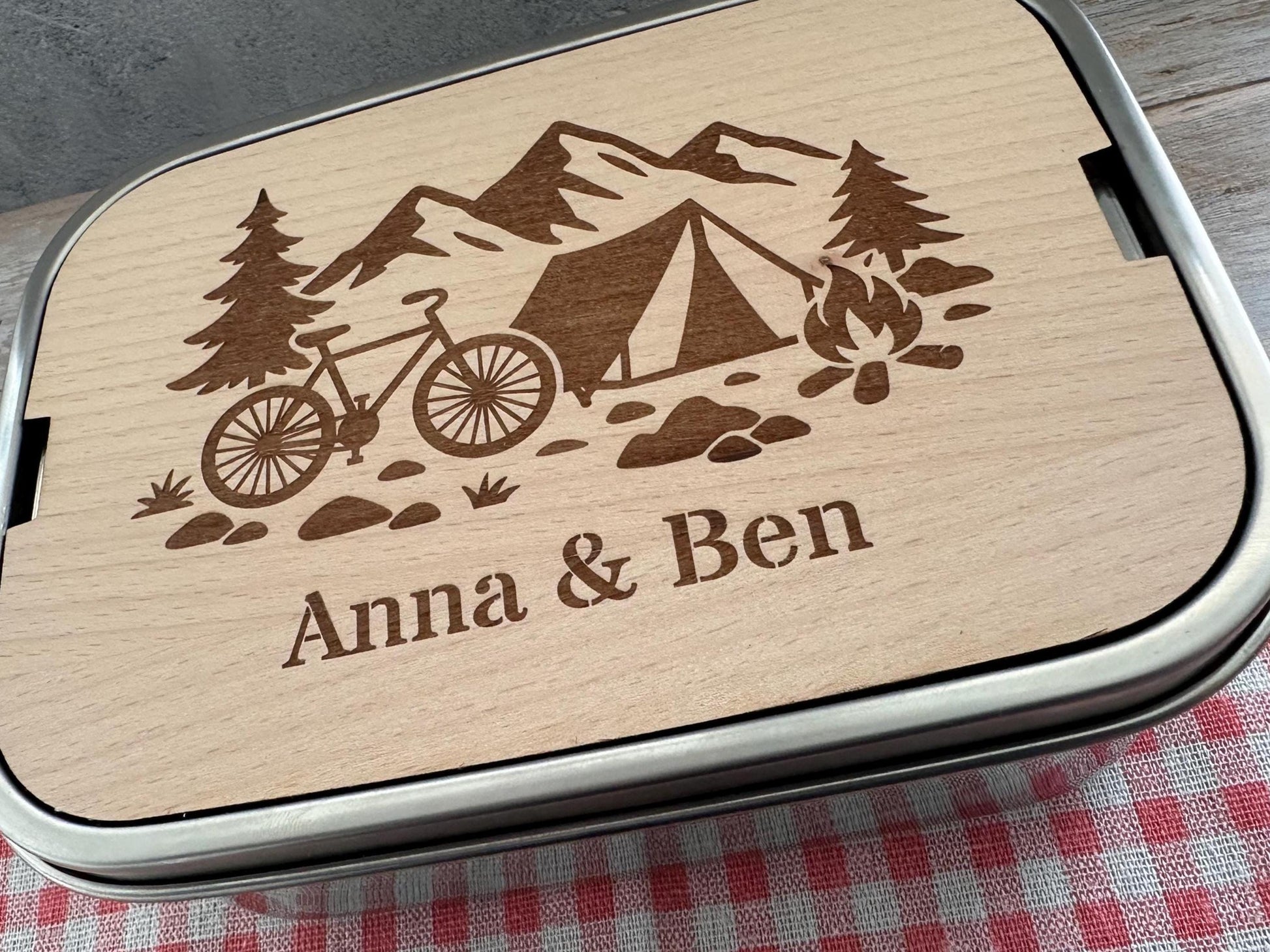 Personalisierte Brotdose Edelstahl, mit Namen, Outdoor & Camping, wasserdicht mit Trennsteg und Schneidebrett - Radfahrer