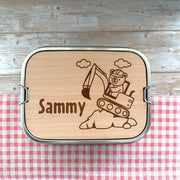 Personalisierte Brotdose Edelstahl mit Namen, Bagger-Bärenmotiv, wasserdicht, BPA-frei, mit Trennsteg & Schneidebrett, Geschenk für Kinder