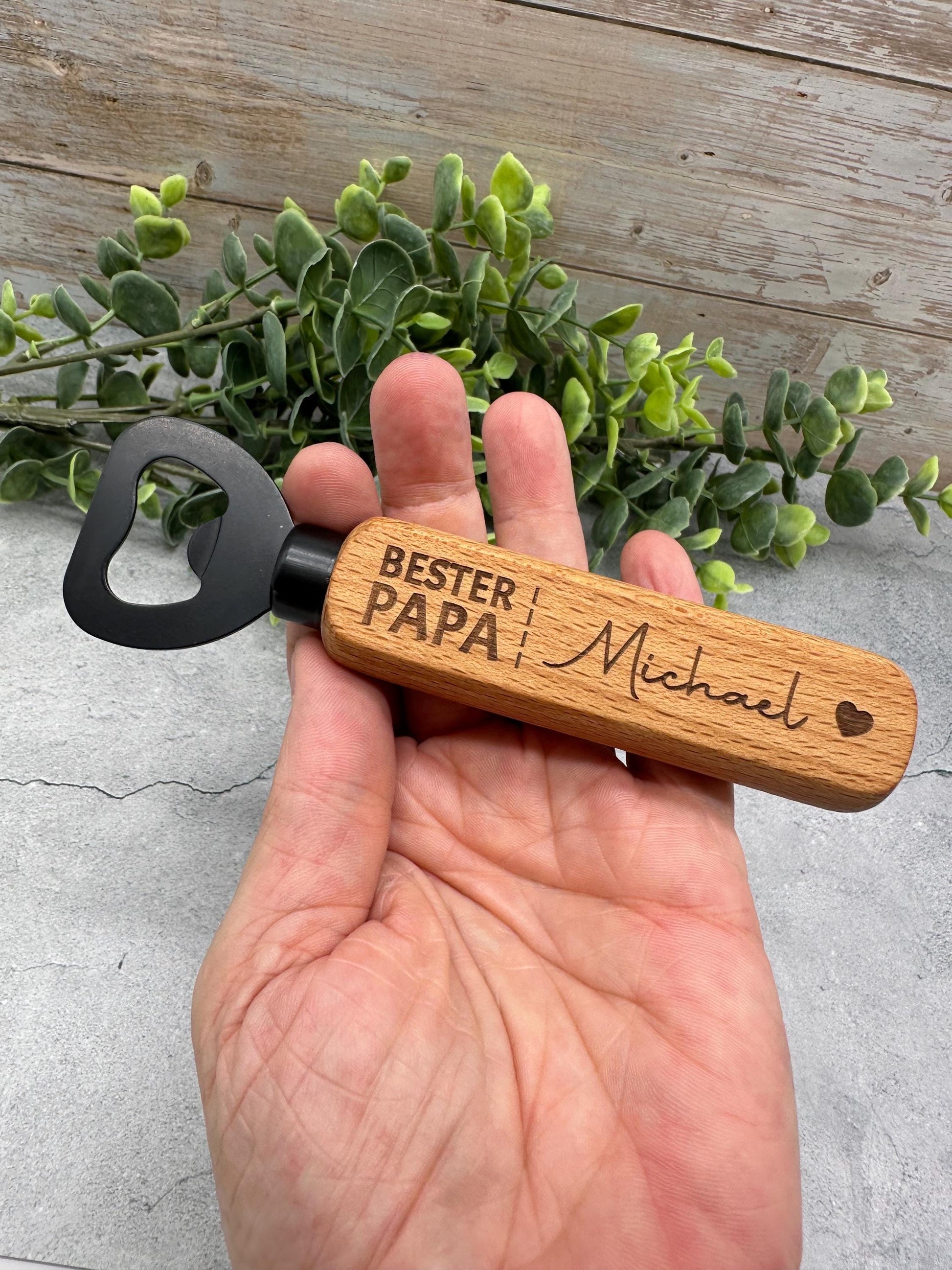 Personalisierter Flaschenöffner aus Holz für Papa mit Gravur "Bester Papa" und Namen | Geschenk für Vatertag, Geburtstag, Weihnachten