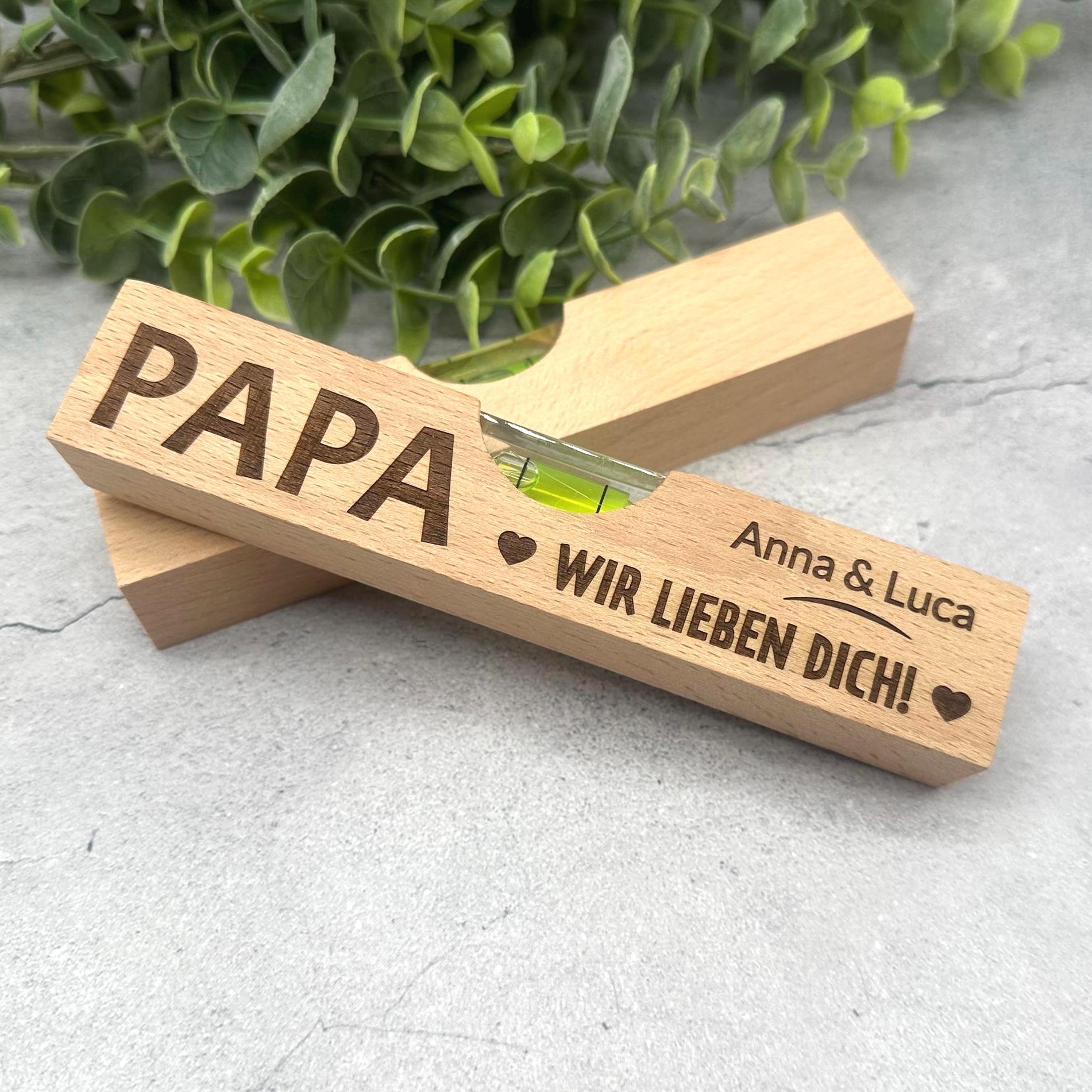 Personalisiertes Geschenk für Papa – Mini-Wasserwaage aus Buchenholz mit Gravur