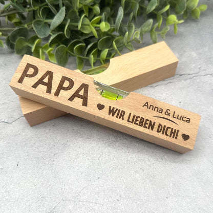 Personalisiertes Geschenk für Papa – Mini-Wasserwaage aus Buchenholz mit Gravur