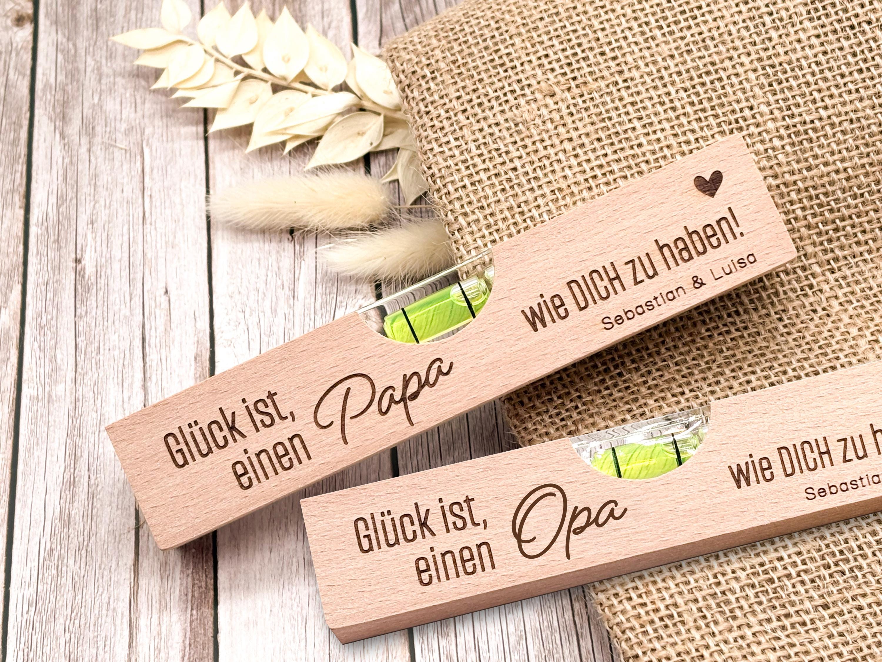Personalisiertes Geschenk für Papa – Mini-Wasserwaage aus Buchenholz mit Gravur - Vatertag - "Glück ist..."