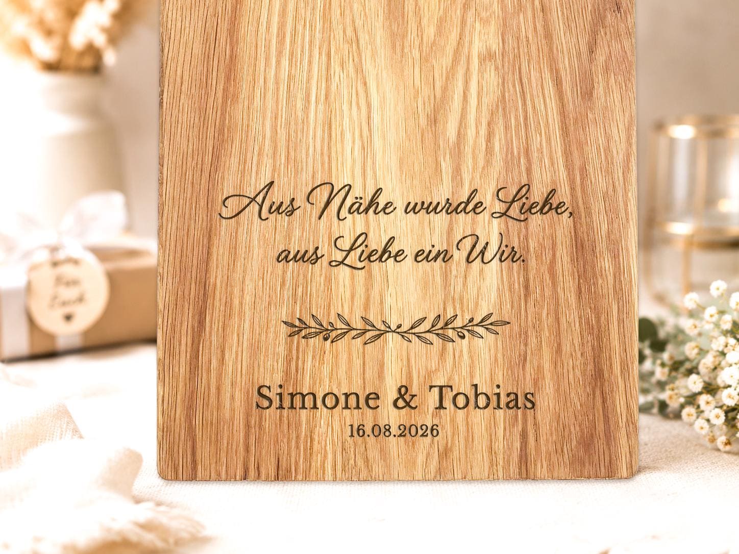 Schneidebrett Eiche mit Namen und Datum als Hochzeitsgeschenk