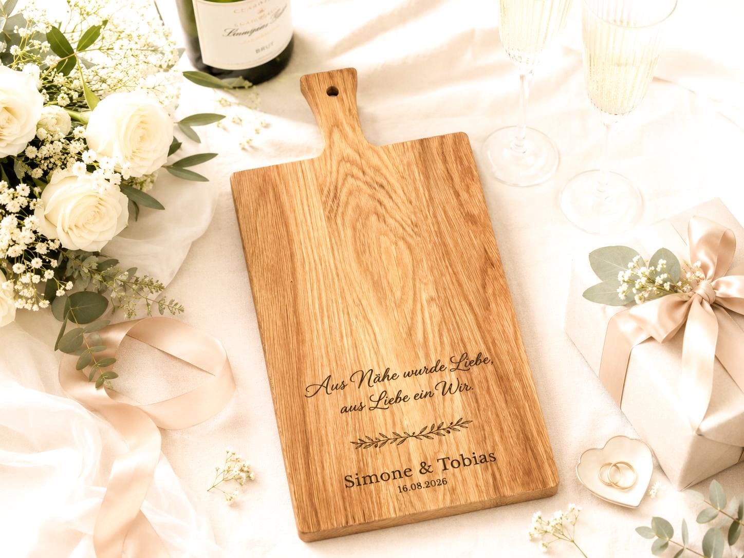 Personalisiertes Schneidebrett Eiche – Hochzeitsgeschenk mit Gravur Name & Datum – Geschenkidee Brautpaar individuell
