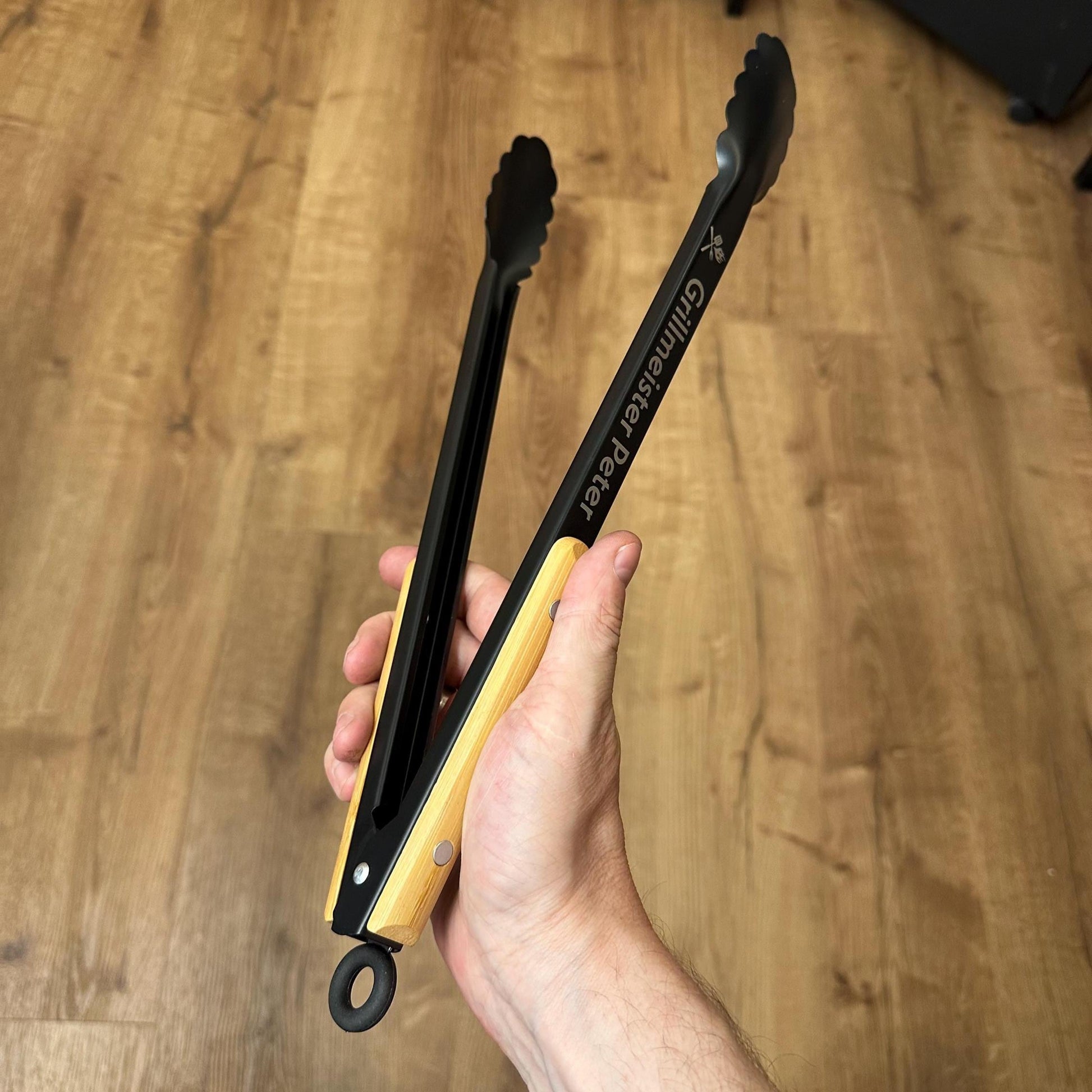 Personalisierte Grillzange mit Namen aus Edlestahl - Schwarz - 38 cm