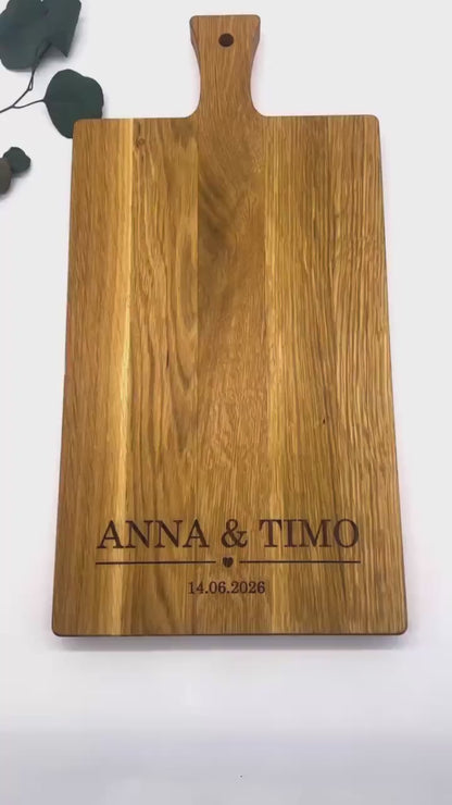 Personalisiertes Schneidebrett Eiche – Hochzeitsgeschenk mit Gravur Name & Datum – Geschenkidee Brautpaar individuell