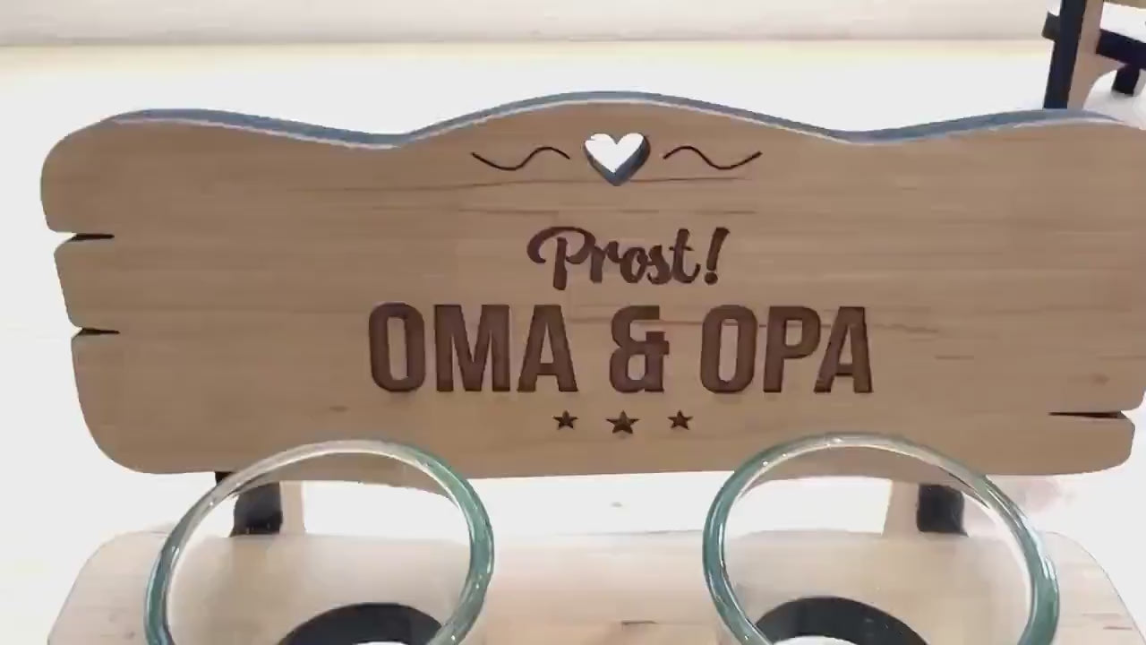 Video laden: Schnapsbank „Prost Oma &amp; Opa“ – Das originelle Geschenk für Großeltern