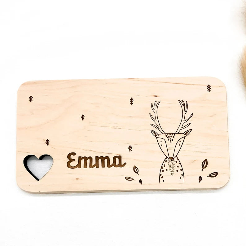 Frühstücksbrett personalisiert mit Namen und Wild-Motiv / Geschenk Geburt