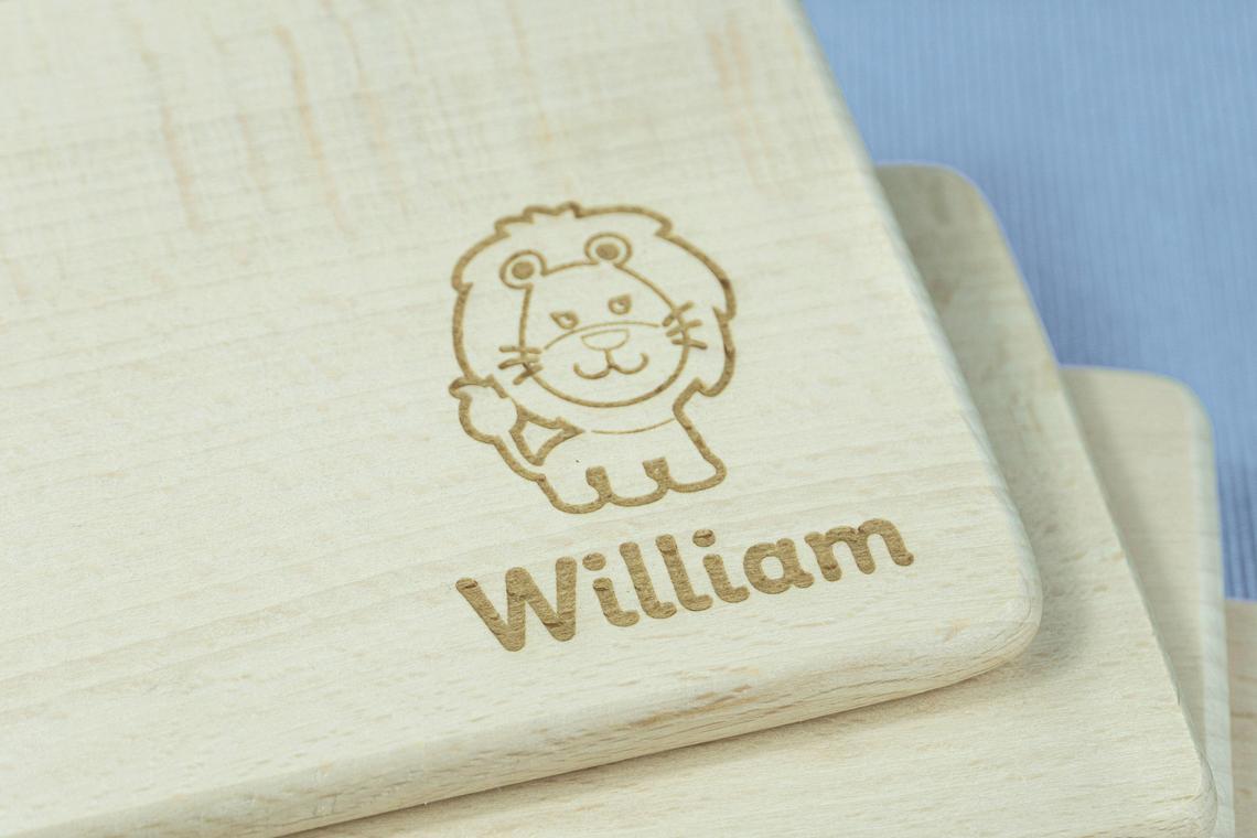 Kinder Frühstücksbrettchen mit individueller Gravur ca. 22x12 cm – Lasergravur - Stolz aus Holz